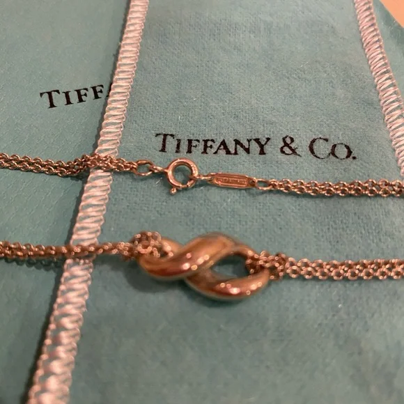 Authentic Tiffany&Co Sterling Silver Figure Eight Necklace with double chain - Picture 3 of 7